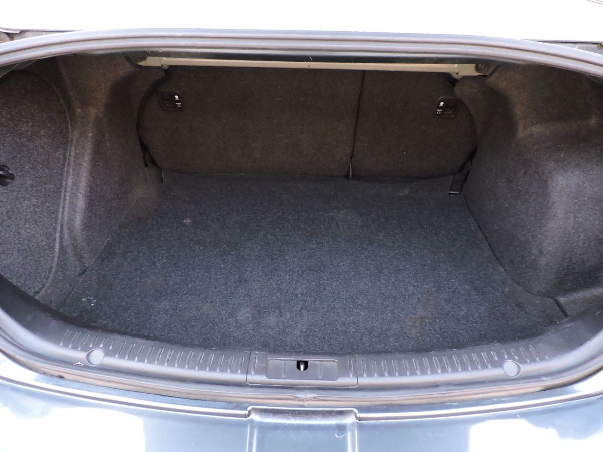 MAZDA 3 - 2008                                        