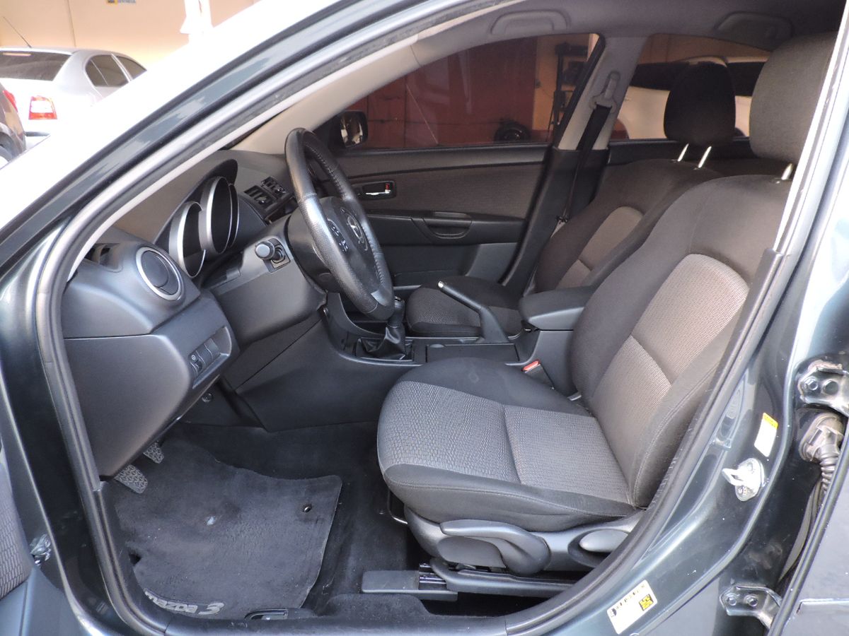 MAZDA 3 - 2008                                        