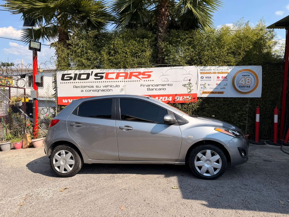 MAZDA 2 - 2014                                        