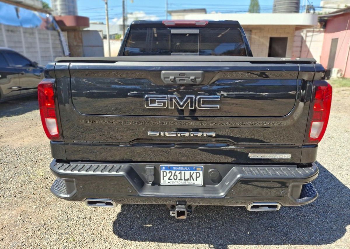 GMC  SIERRA - 2022                                        