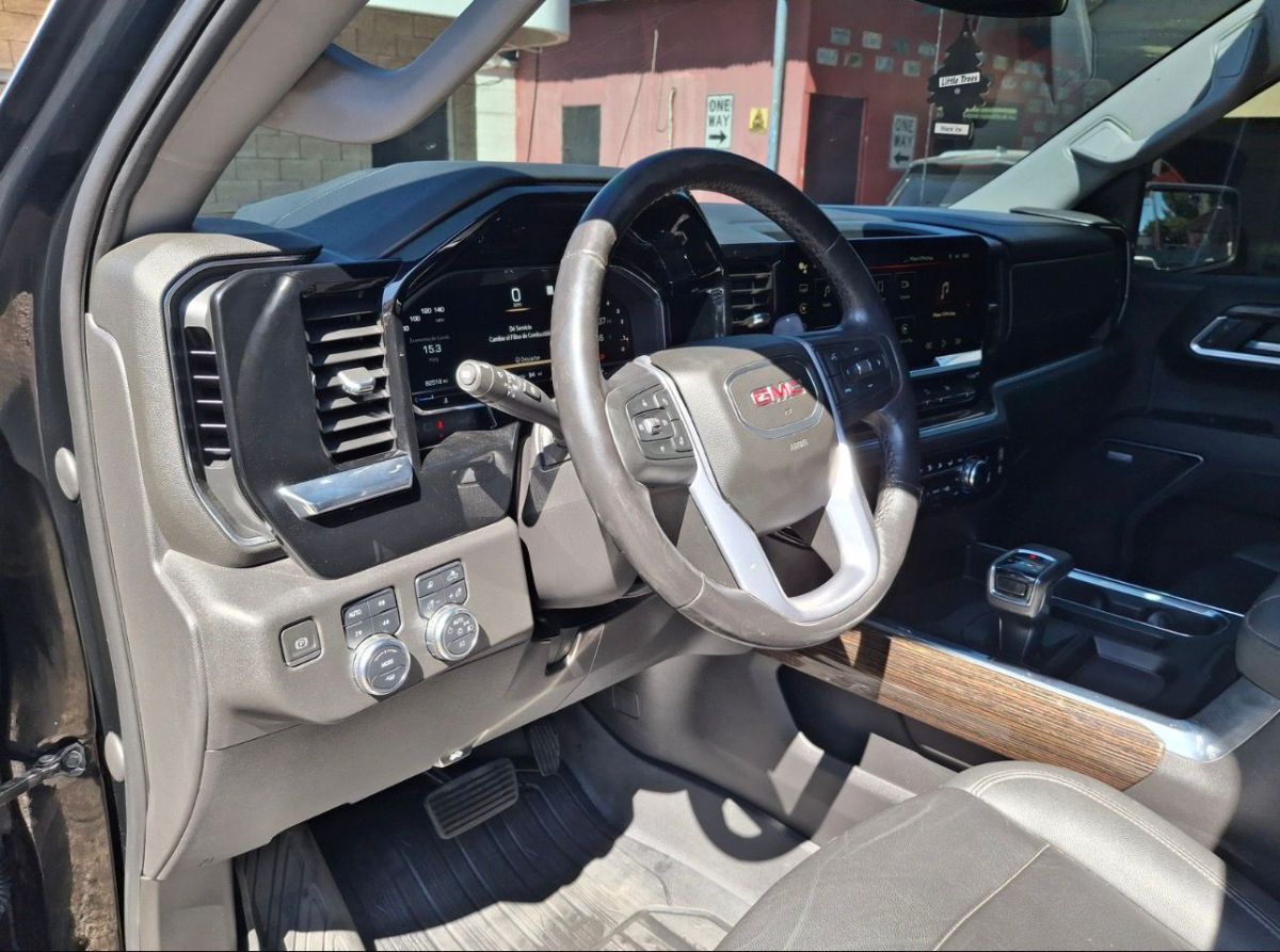 GMC  SIERRA - 2022                                        