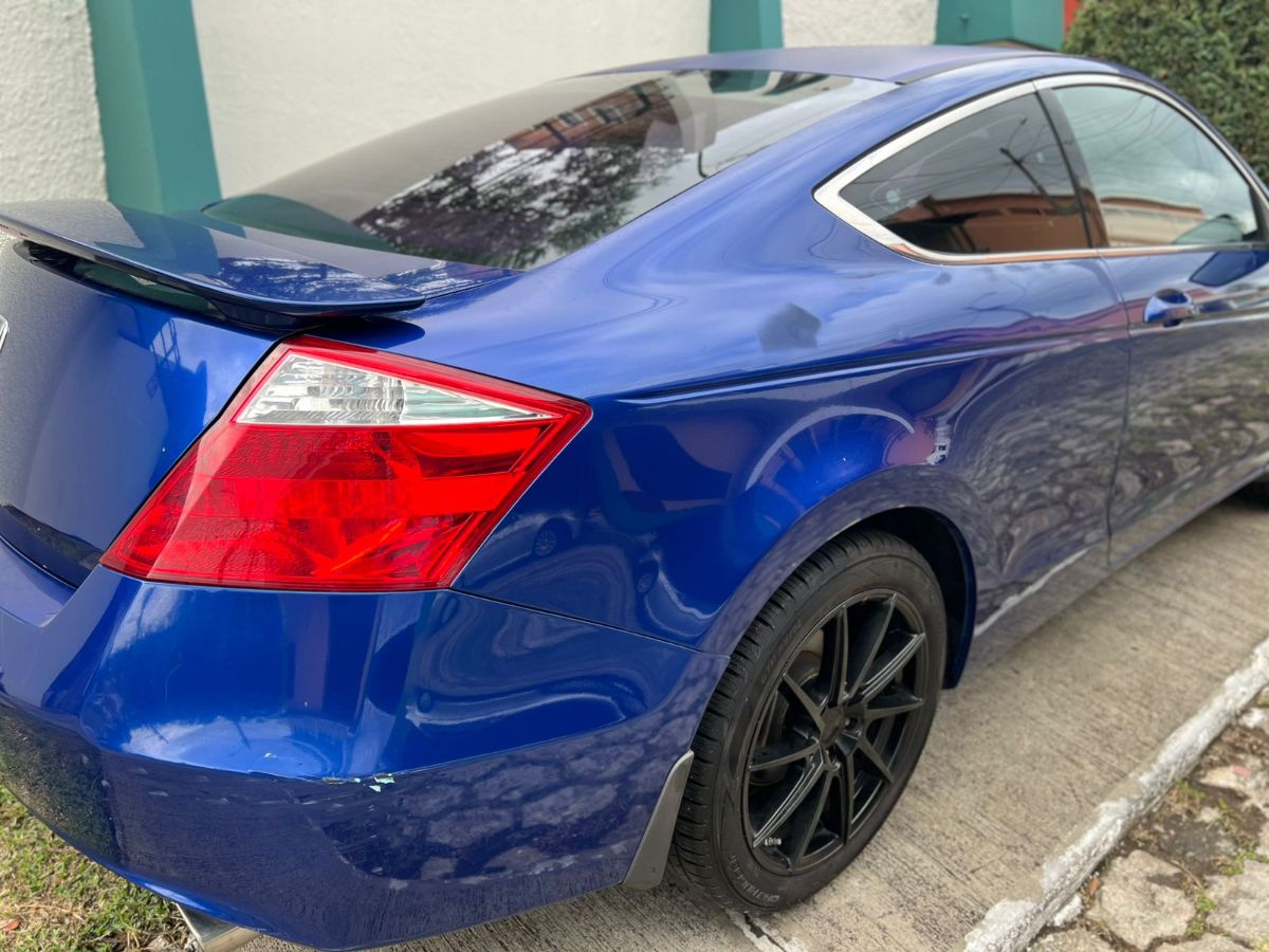 HONDA ACCORD  - 2010                                        