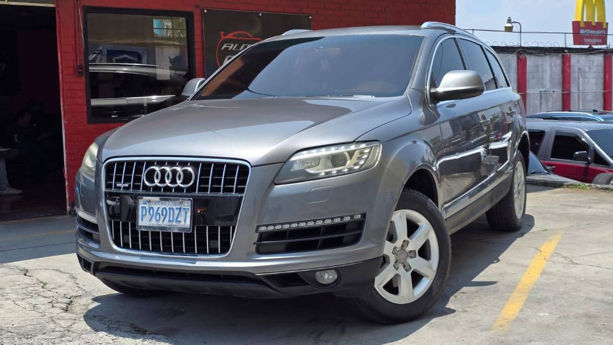 AUDI  Q7 - 2011                                        