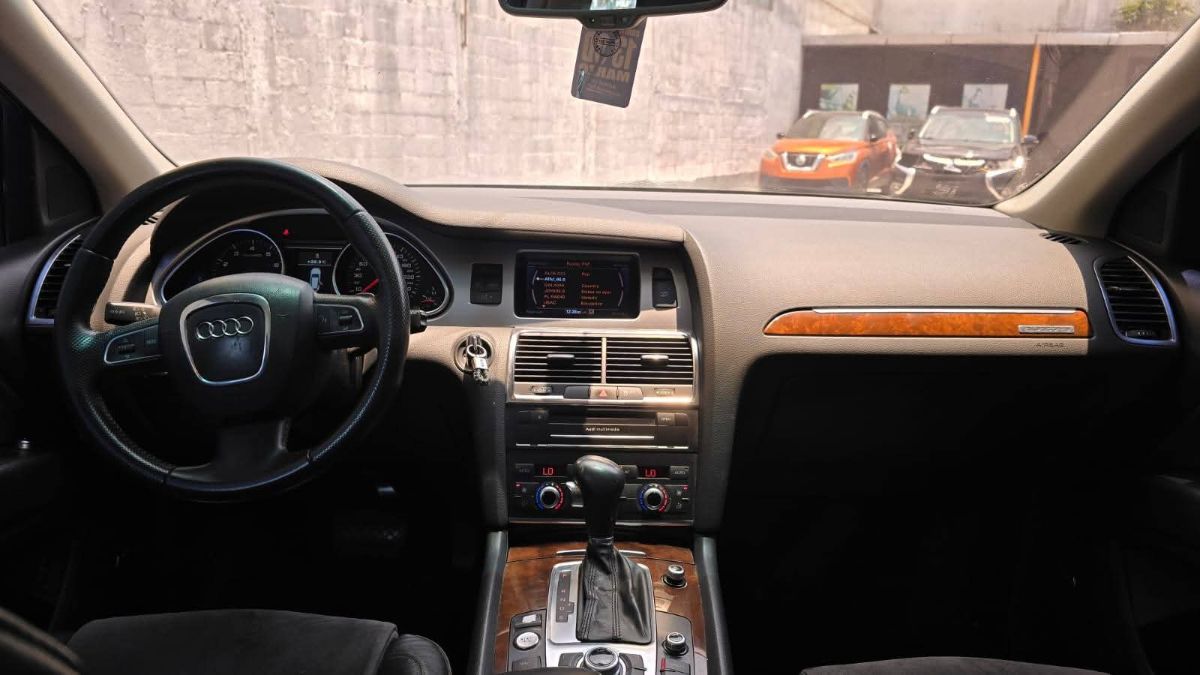 AUDI  Q7 - 2011                                        