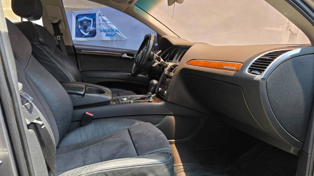 AUDI  Q7 - 2011                                        