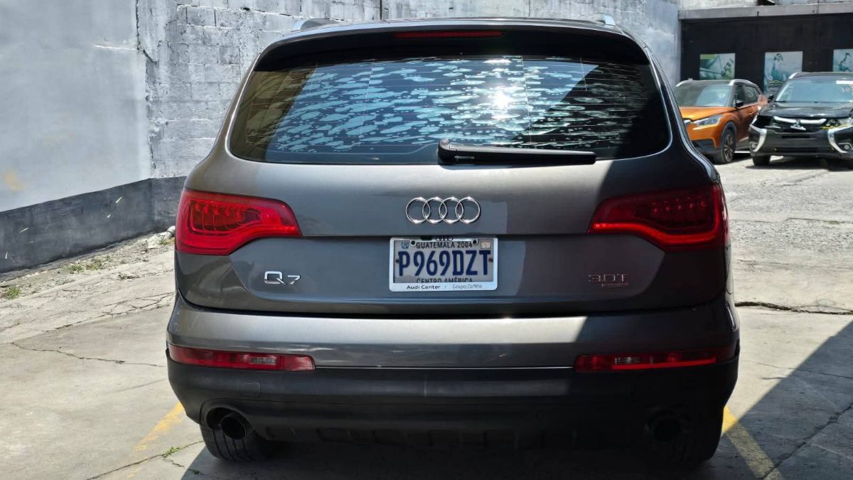 AUDI  Q7 - 2011                                        
