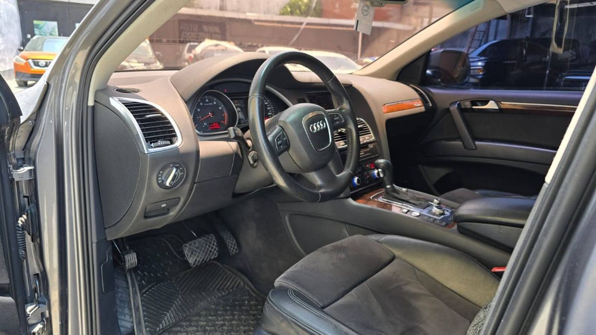 AUDI  Q7 - 2011                                        