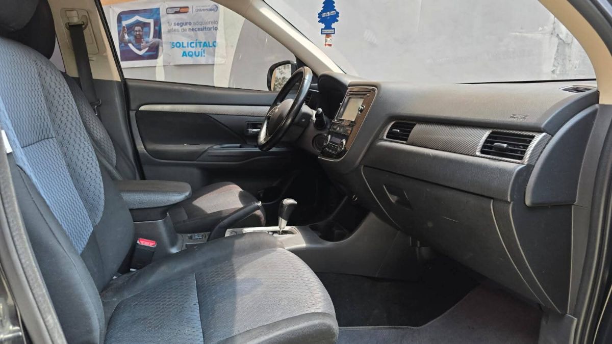MITSUBISHI outlander - 22014                                        