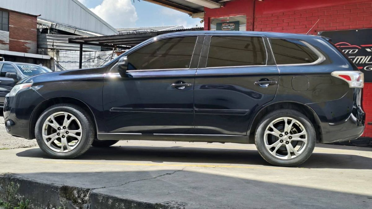 MITSUBISHI outlander - 22014                                        