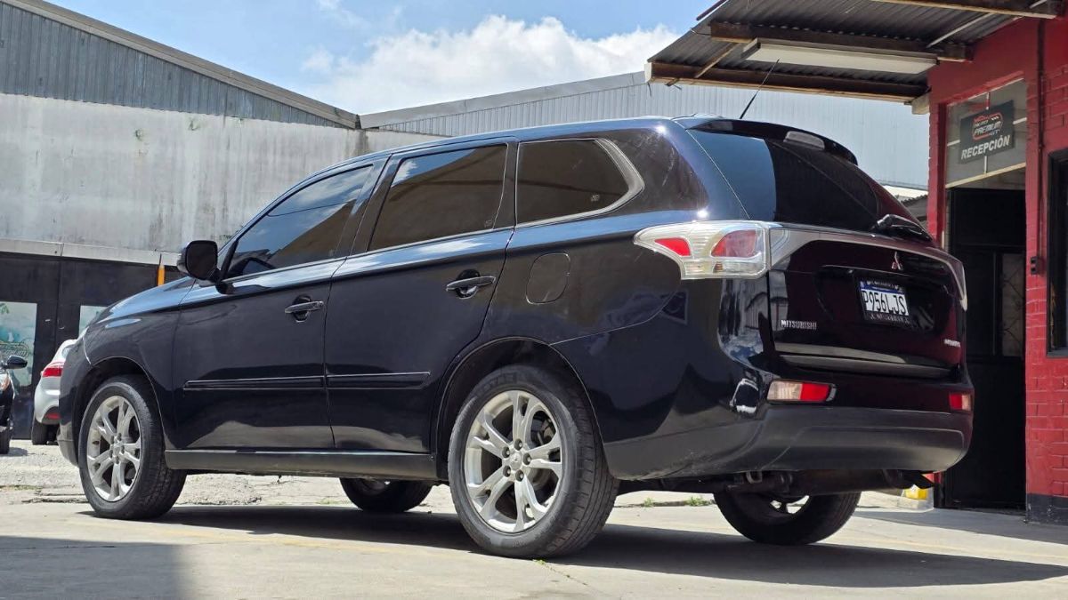 MITSUBISHI outlander - 22014                                        