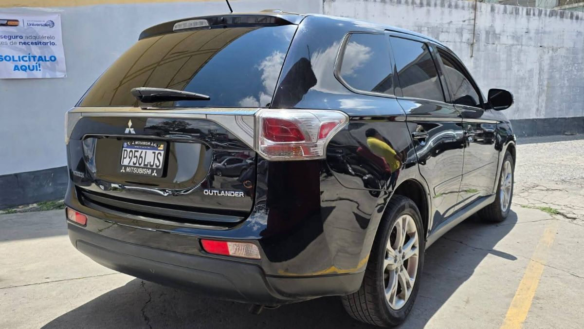 MITSUBISHI outlander - 22014                                        