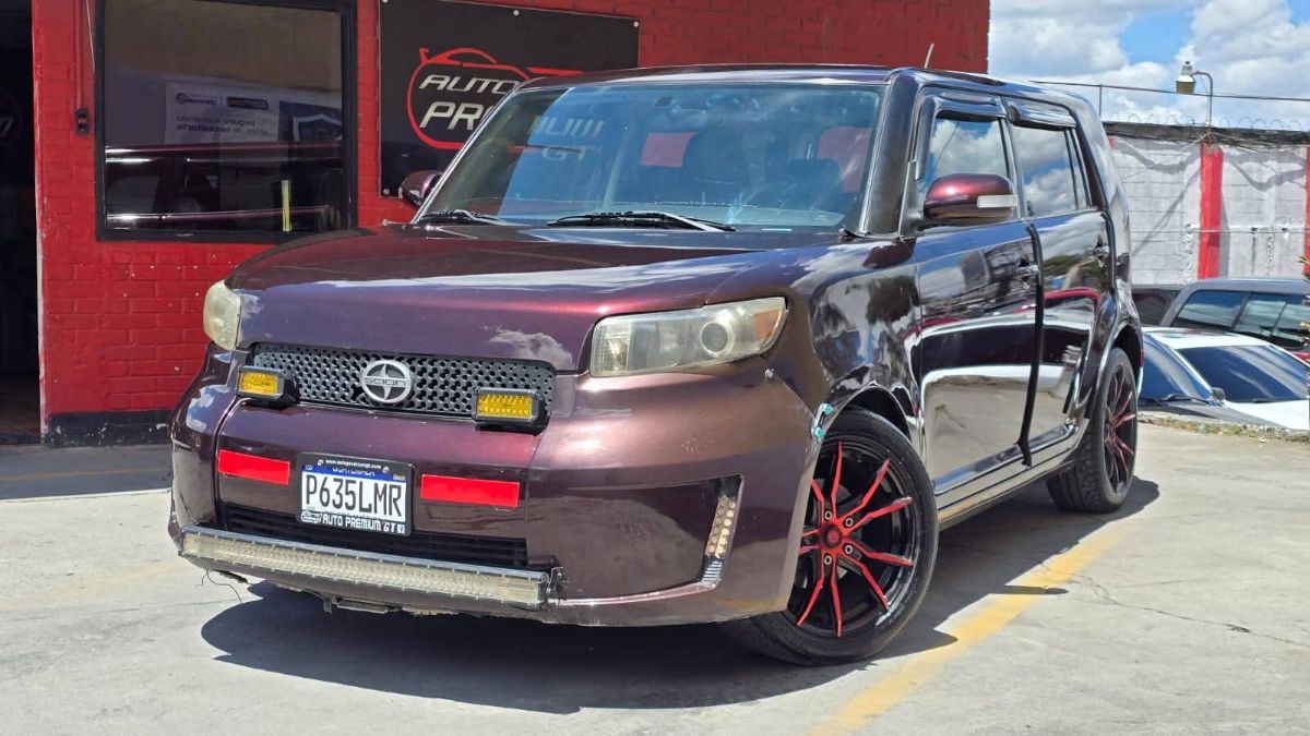 TOYOTA SCION XB - 2009                                        