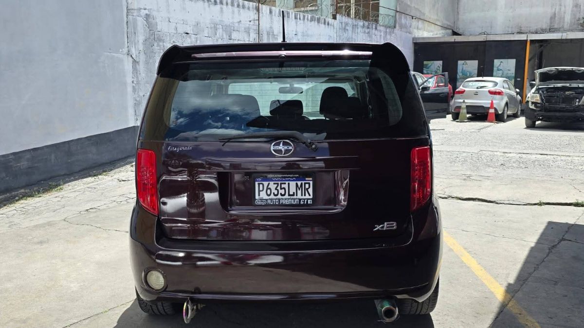 TOYOTA SCION XB - 2009                                        
