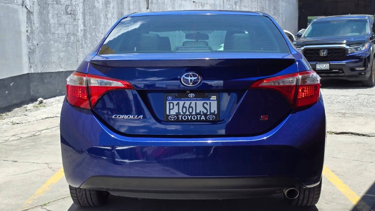 TOYOTA COROLLA - 2015                                        
