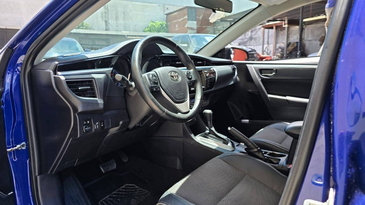 TOYOTA COROLLA - 2015                                        