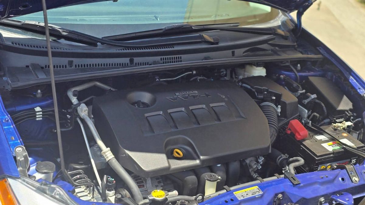 TOYOTA COROLLA - 2015                                        