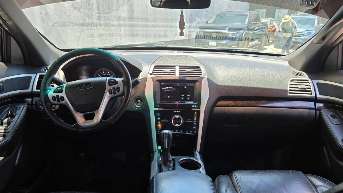 FORD EXPLORER - 2013                                        