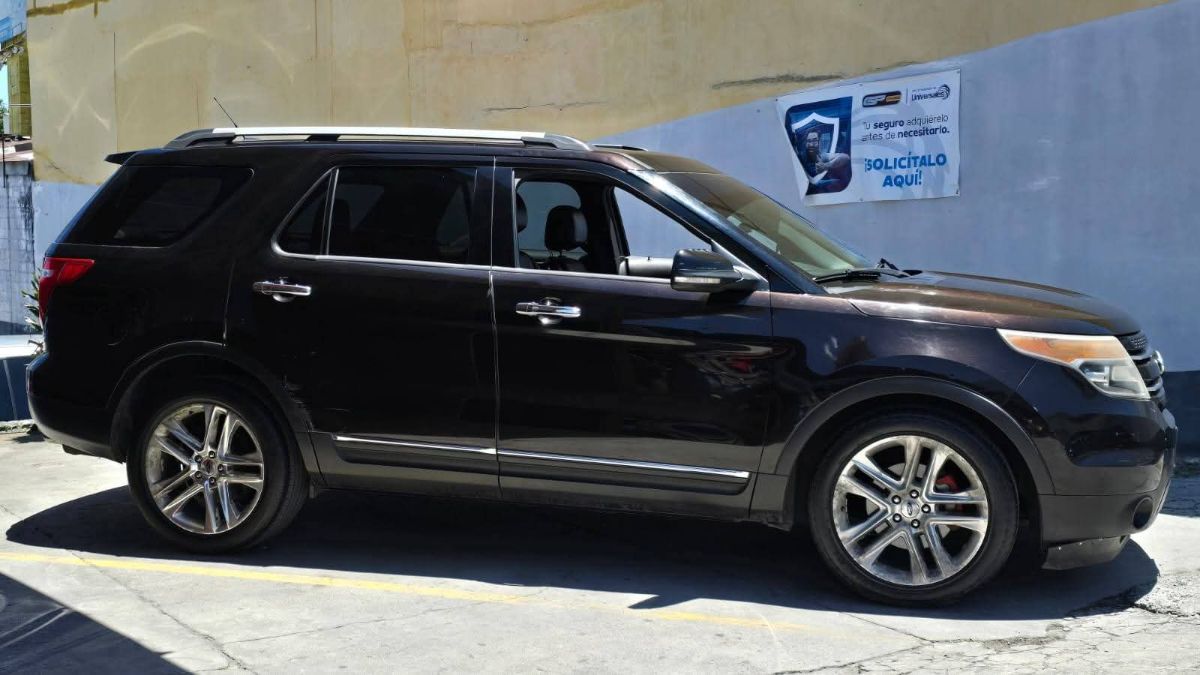 FORD EXPLORER - 2013                                        