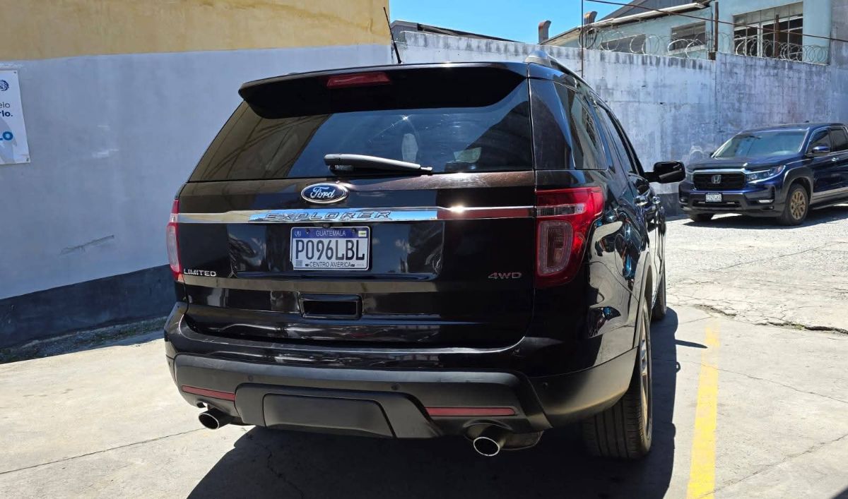 FORD EXPLORER - 2013                                        