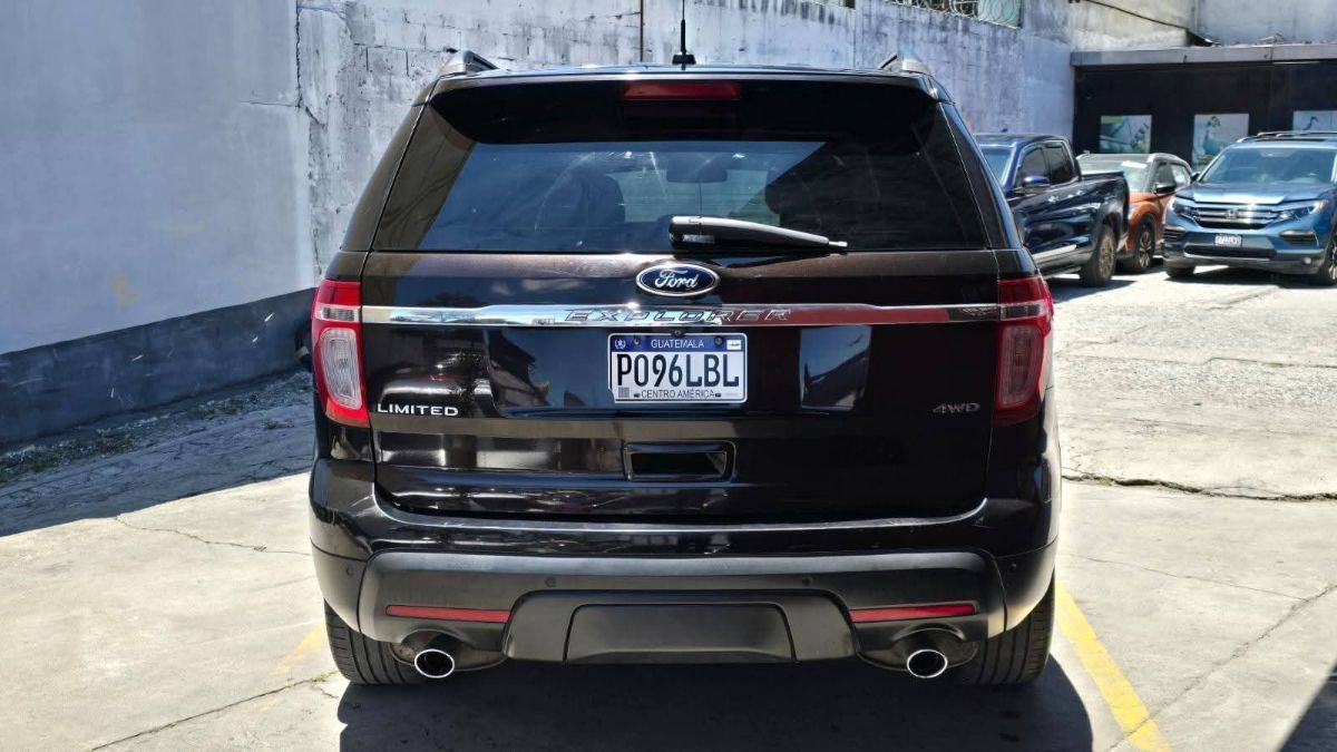 FORD EXPLORER - 2013                                        
