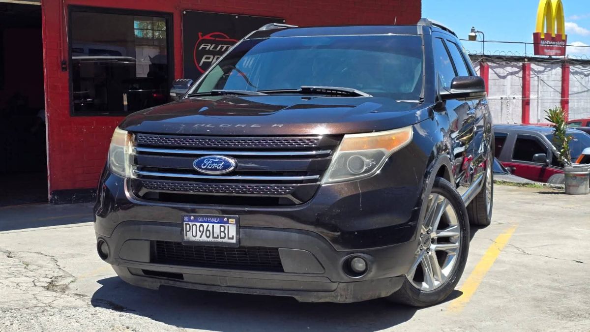 FORD EXPLORER - 2013                                        