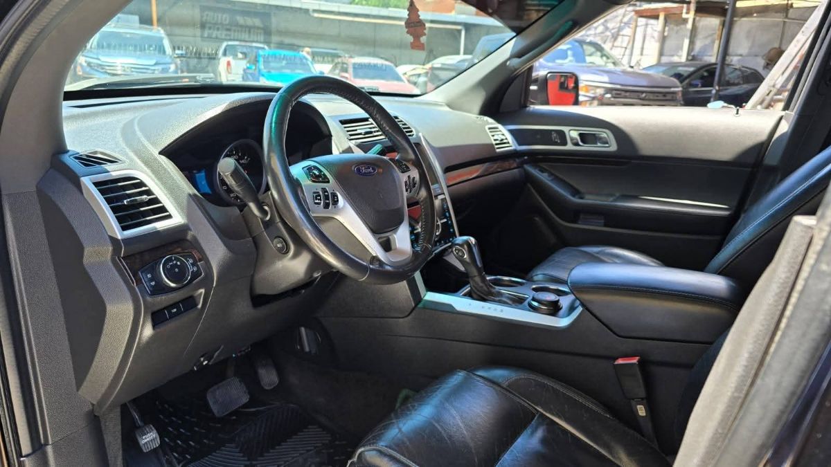 FORD EXPLORER - 2013                                        