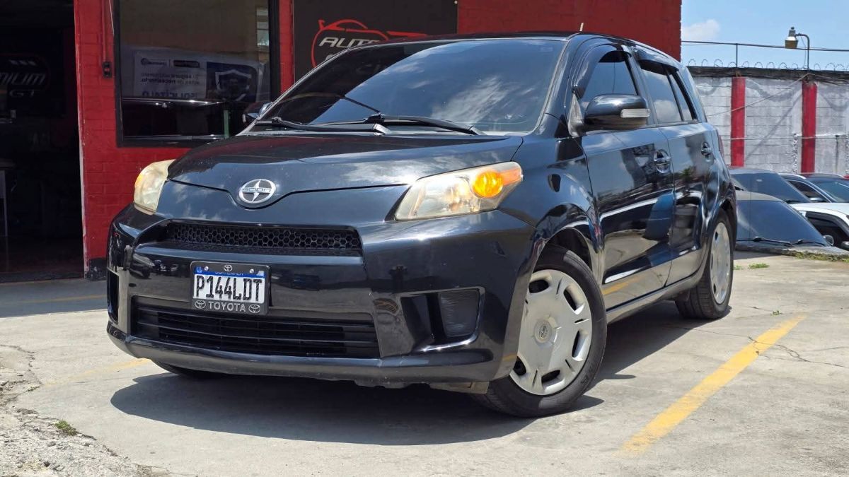 TOYOTA SCION XD - 2013                                        