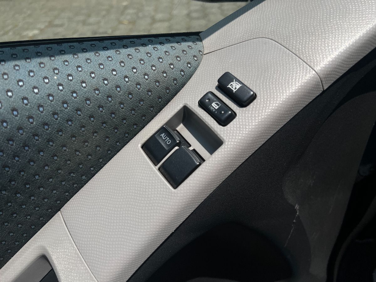 TOYOTA YARIS - 2008                                        