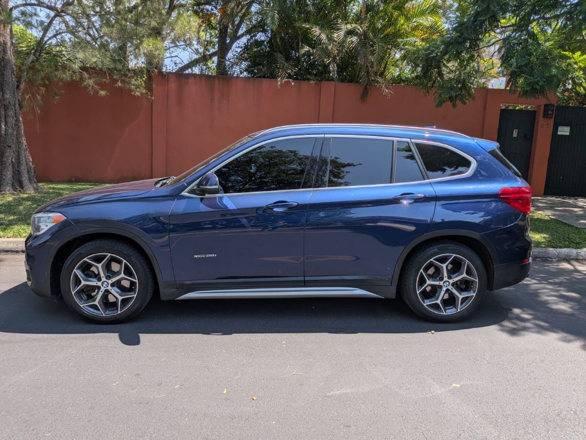 BMW X1 - 2016                                        
