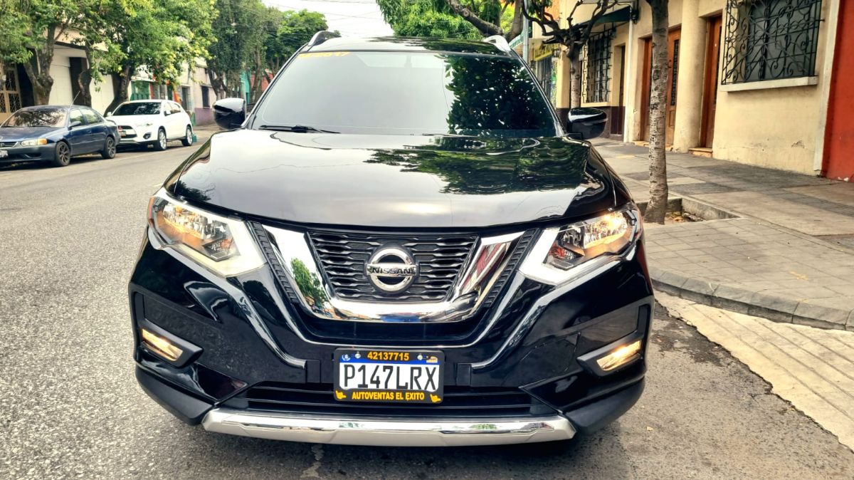 NISSAN ROGUE - 2017                                        