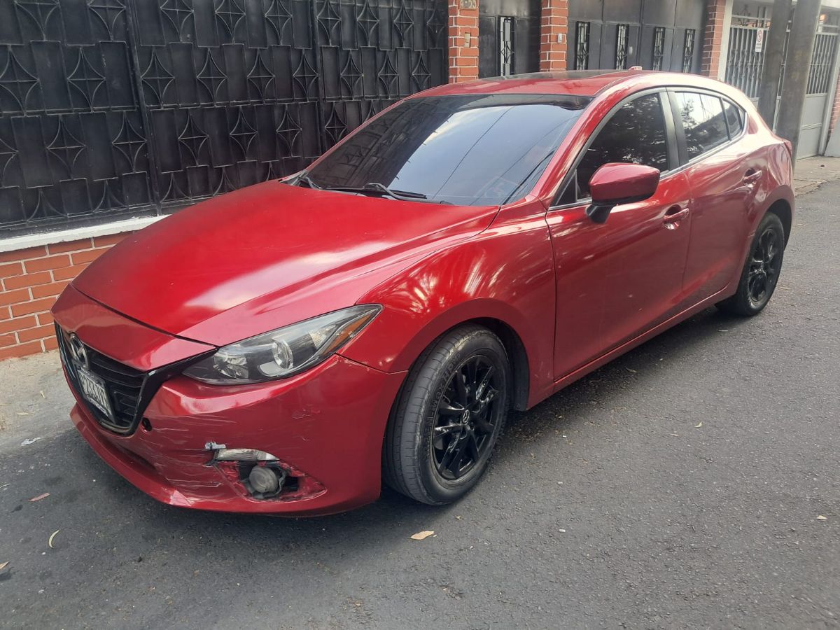 MAZDA 3 TOURING - 2015                                        