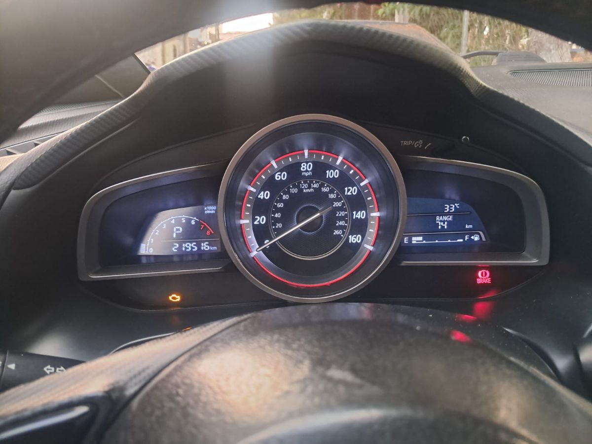 MAZDA 3 TOURING - 2015                                        