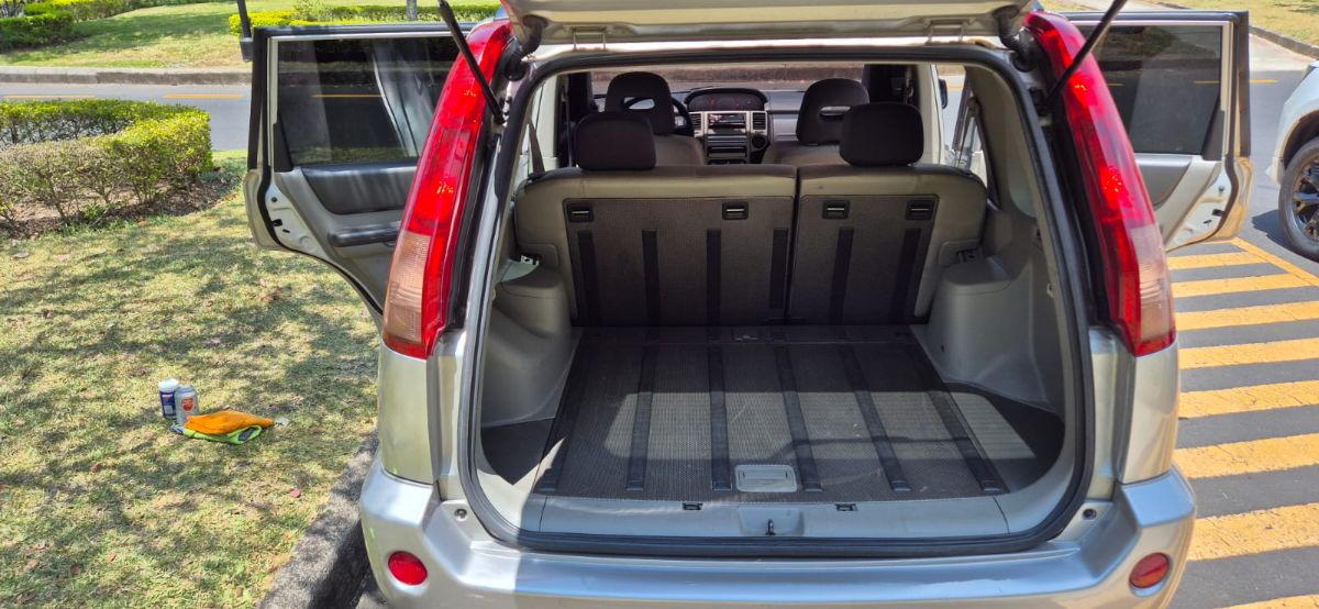 NISSAN  XTRAIL  - 2012                                        