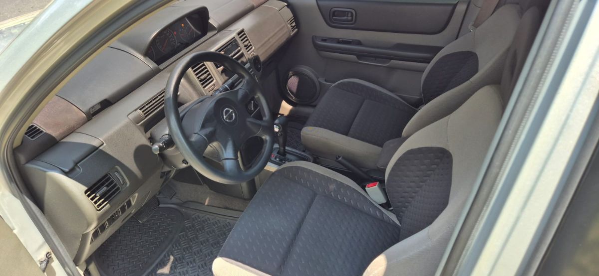 NISSAN  XTRAIL  - 2012                                        