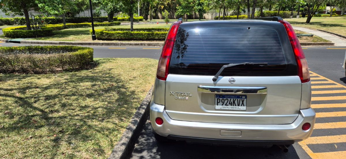 NISSAN  XTRAIL  - 2012                                        