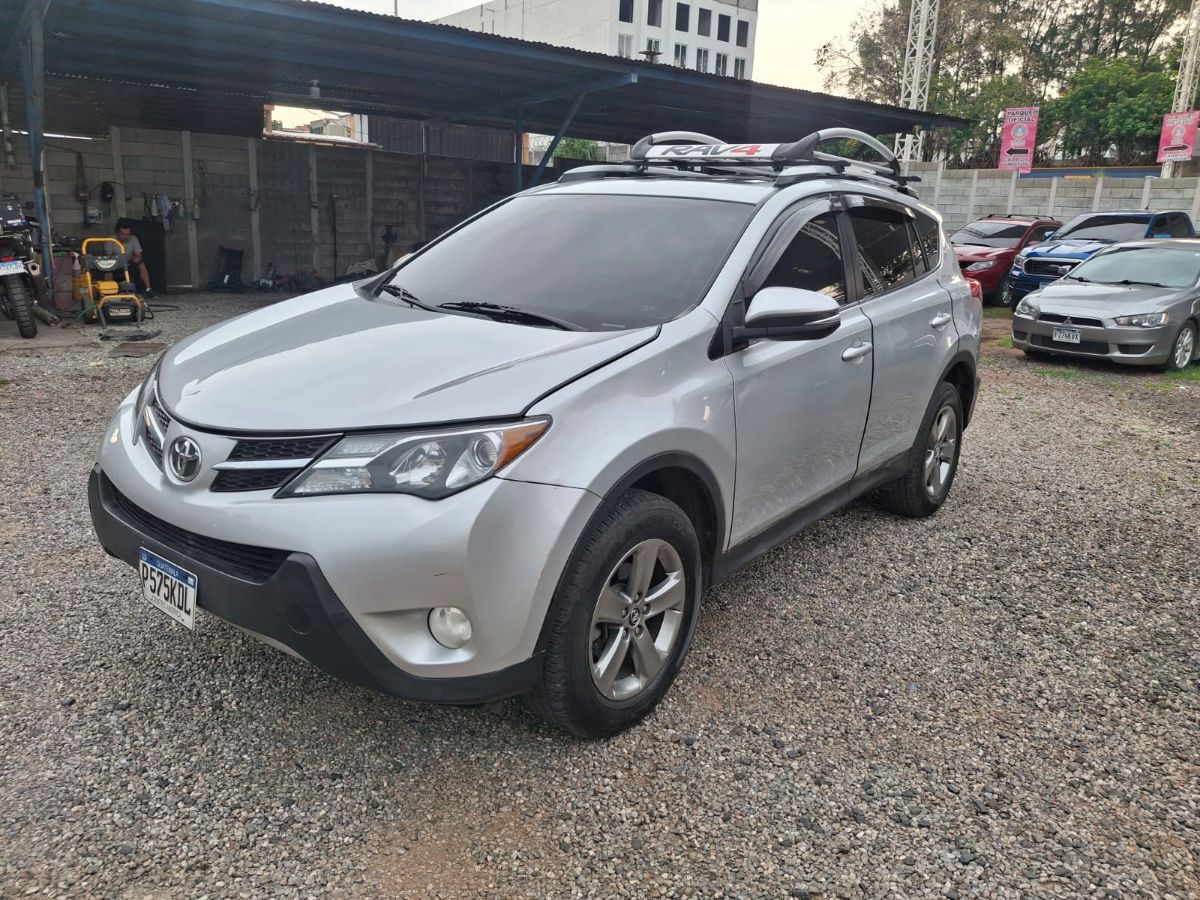 TOYOTA RAV-4 - 2015                                        