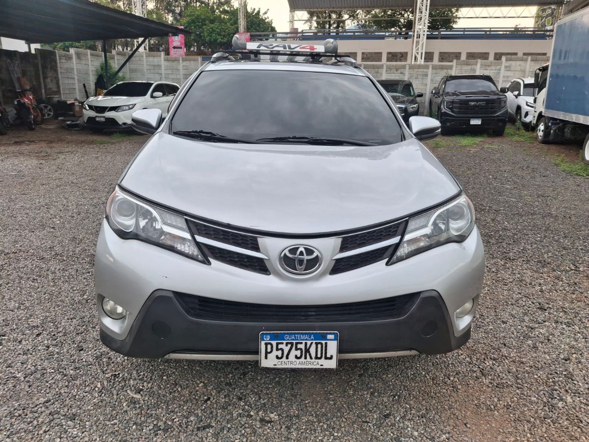 TOYOTA RAV-4 - 2015                                        