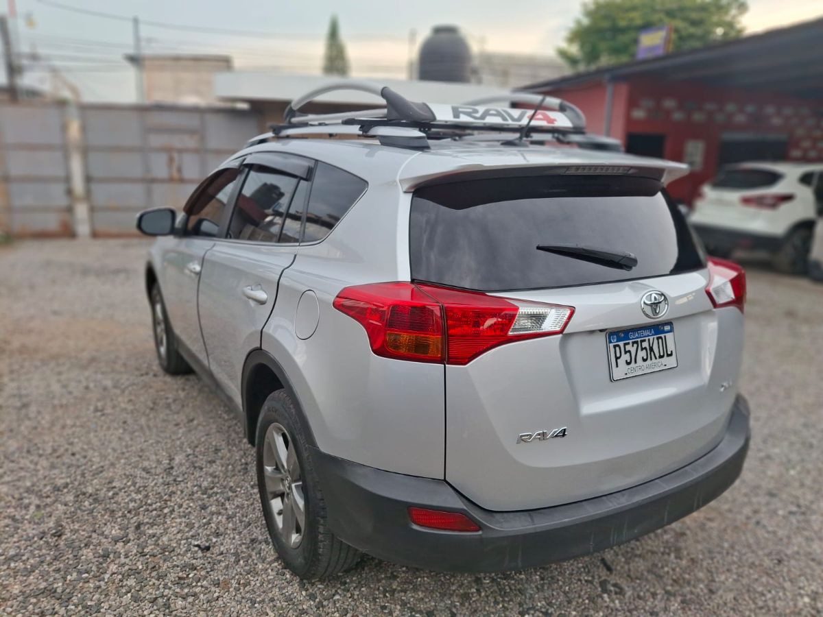 TOYOTA RAV-4 - 2015                                        