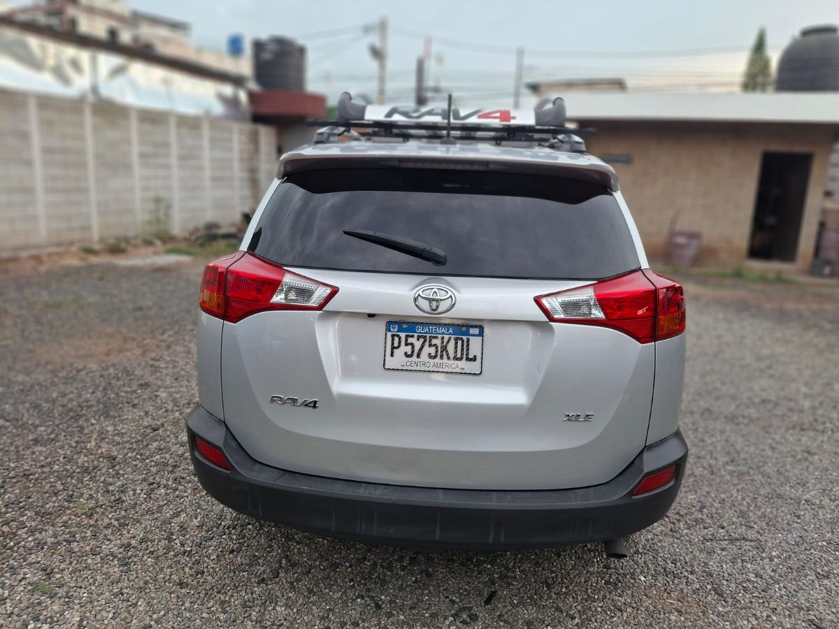 TOYOTA RAV-4 - 2015                                        