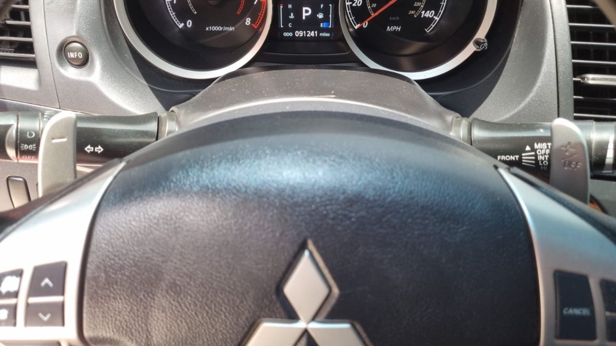 MITSUBISHI LANCER - 2014                                        