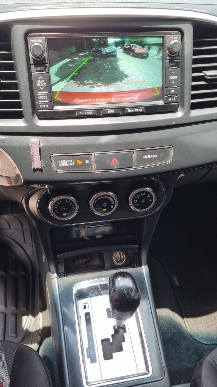 MITSUBISHI LANCER - 2014                                        