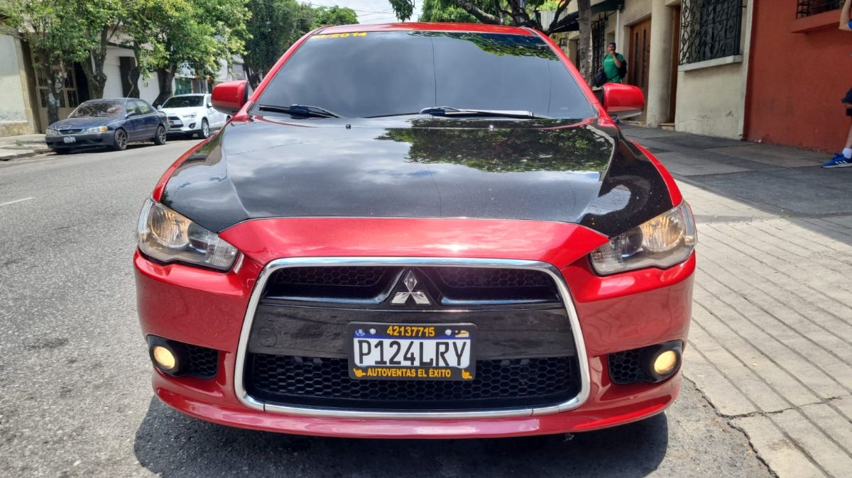 MITSUBISHI LANCER - 2014                                        