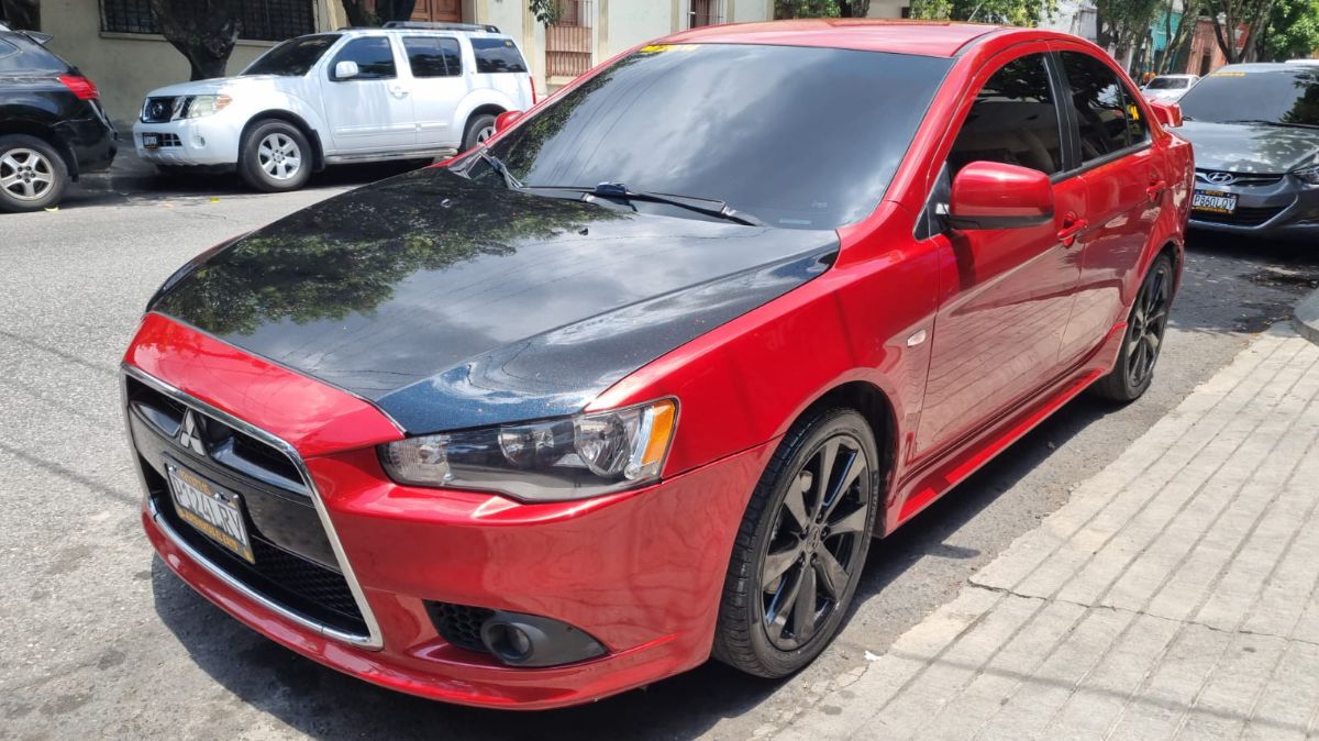 MITSUBISHI LANCER - 2014                                        