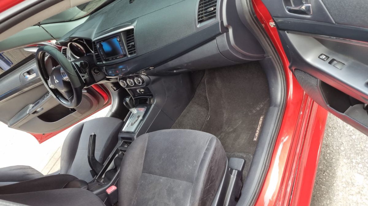 MITSUBISHI LANCER - 2014                                        