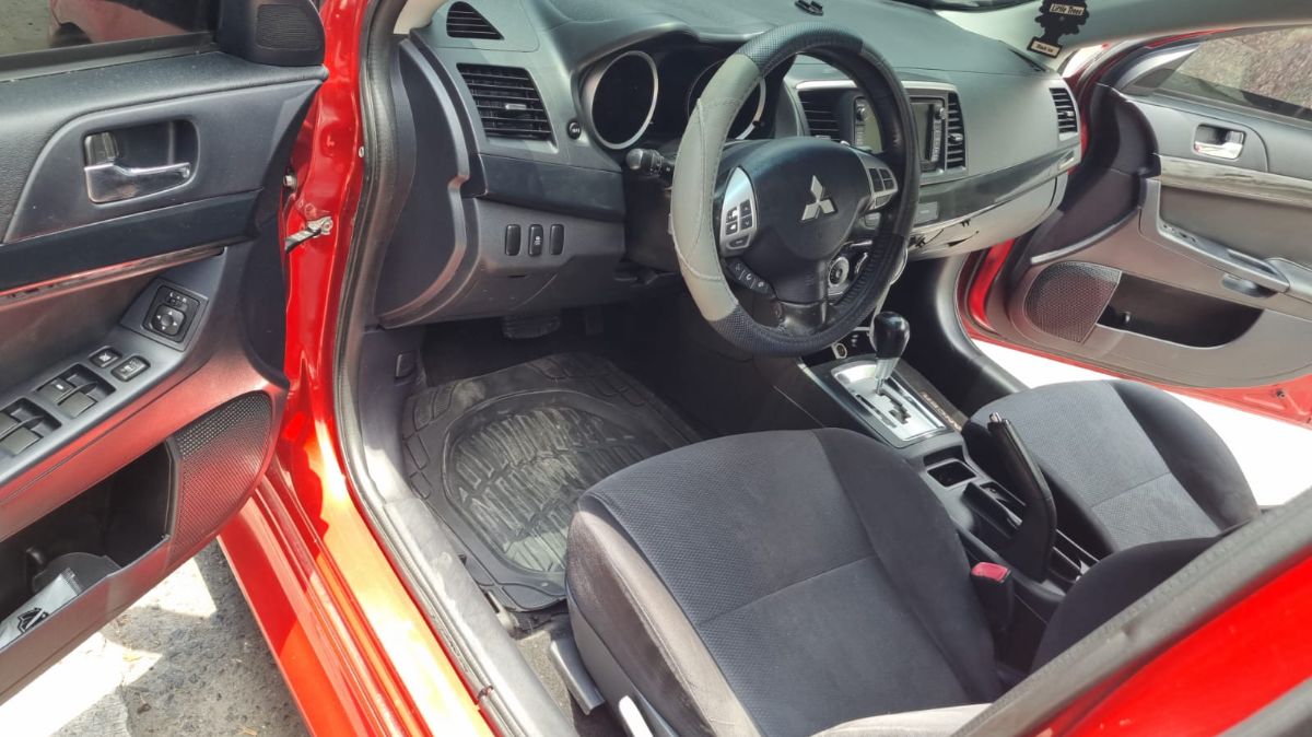 MITSUBISHI LANCER - 2014                                        