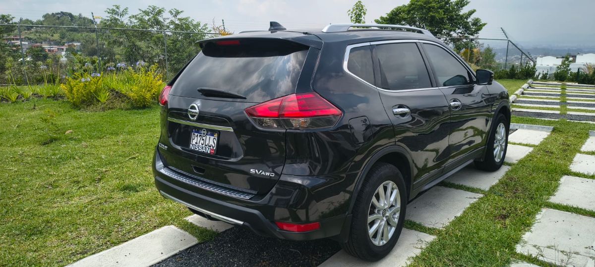 NISSAN ROGUE - 2016                                        