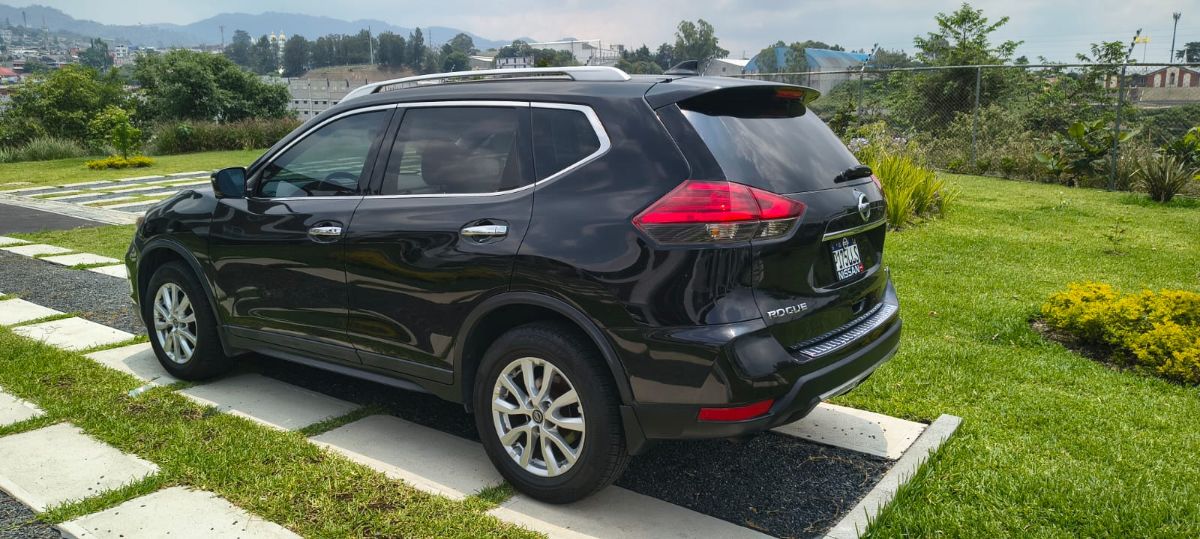 NISSAN ROGUE - 2016                                        