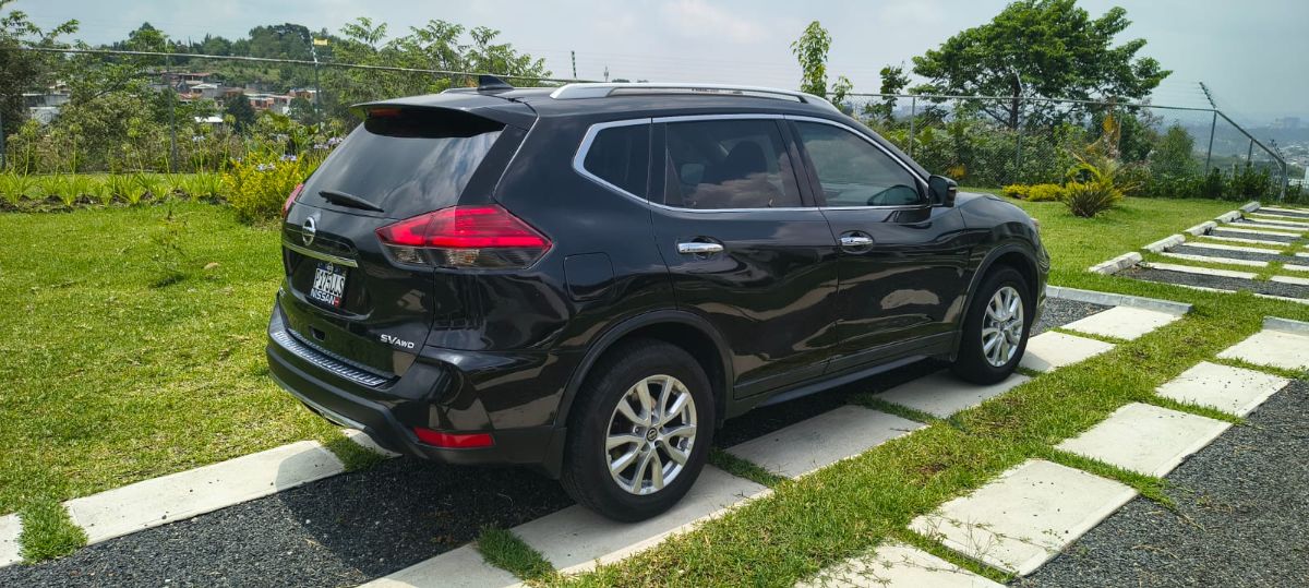 NISSAN ROGUE - 2016                                        