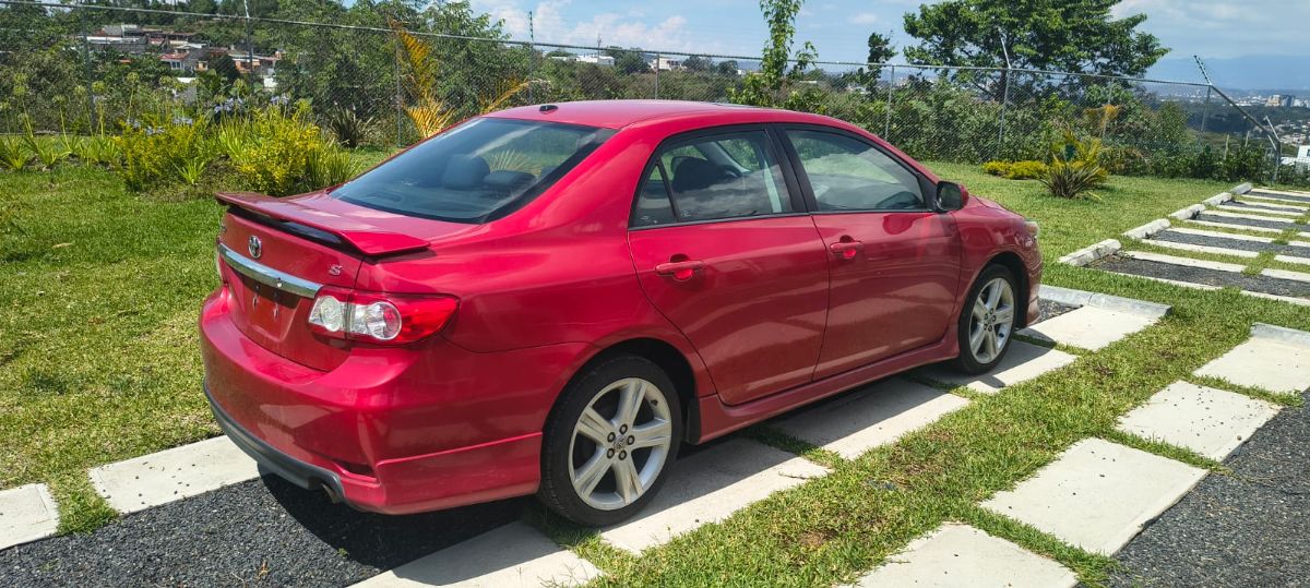 TOYOTA COROLLA S - 2013                                        