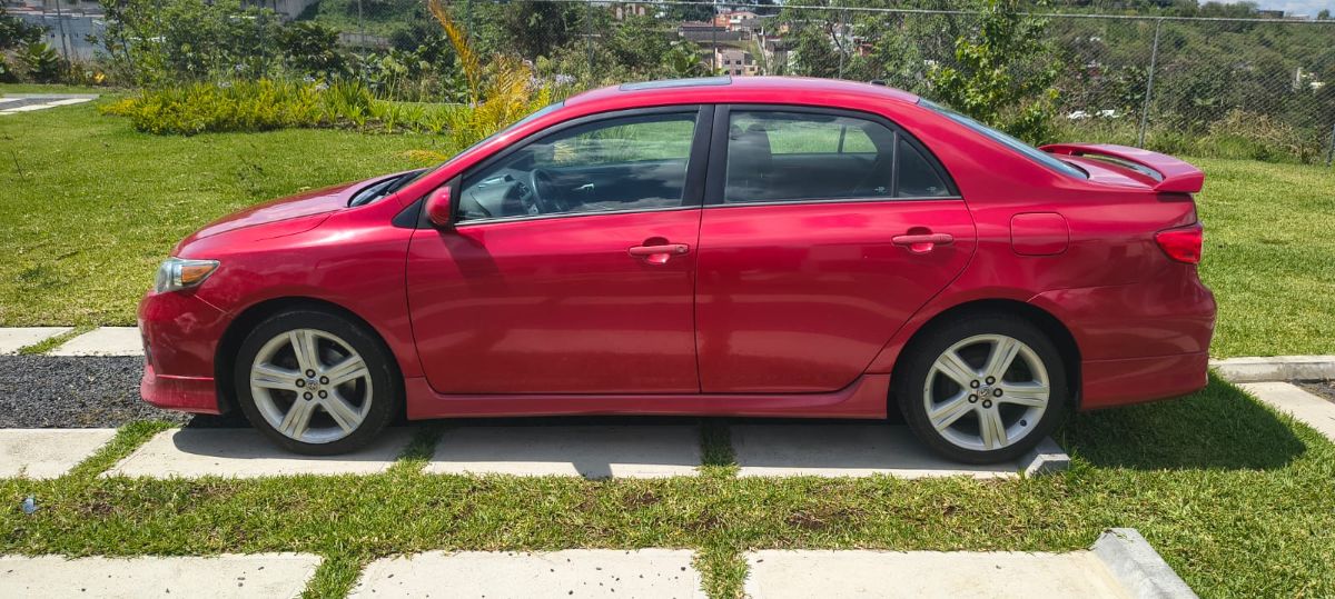 TOYOTA COROLLA S - 2013                                        